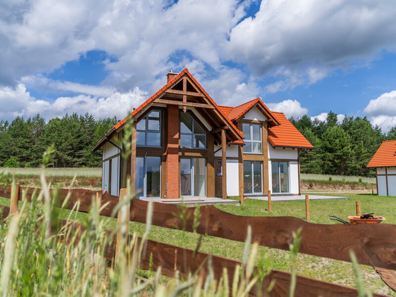 Osada Wiśniewo - domy nad jeziorem na Kaszubach